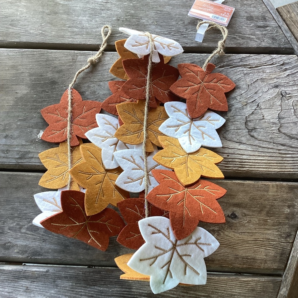 Ashland Autumn Leaf Garland - 6 feet long